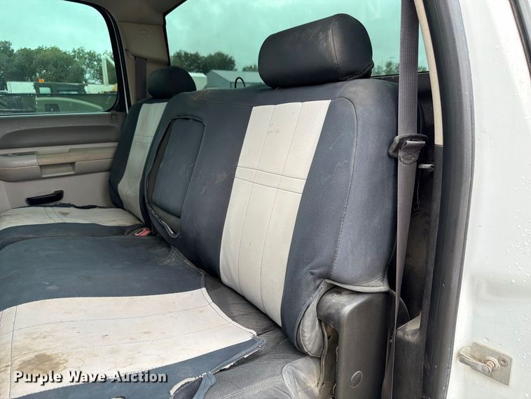 image for item FP3081 2013 Chevrolet Silverado 2500 Crew Cab pickup truck