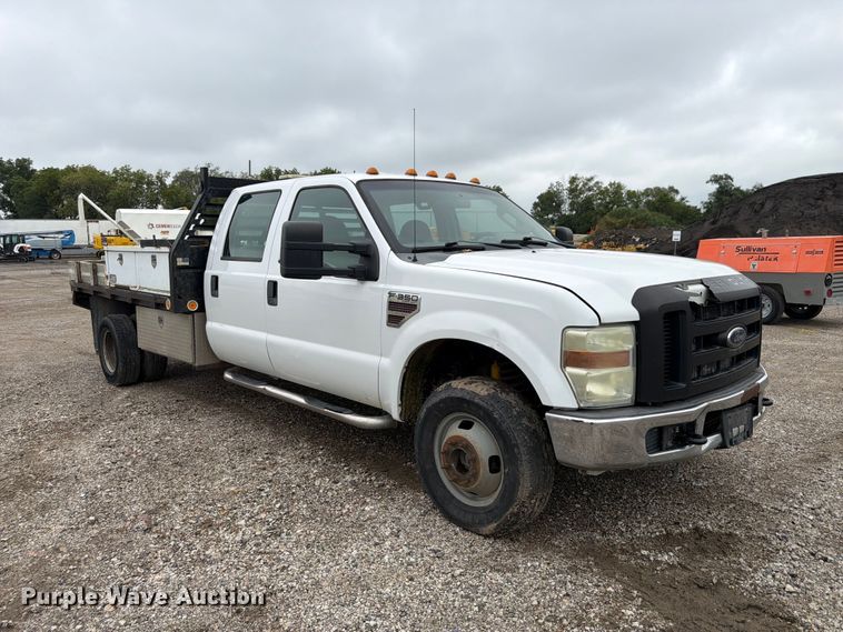 image for item FP3086 2008 Ford F350 Super Duty Crew Cab flatbed pickup truck