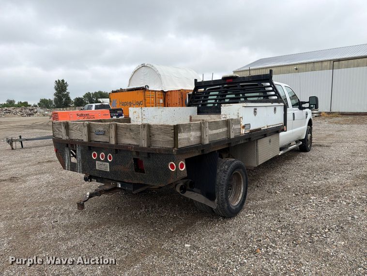 image for item FP3086 2008 Ford F350 Super Duty Crew Cab flatbed pickup truck