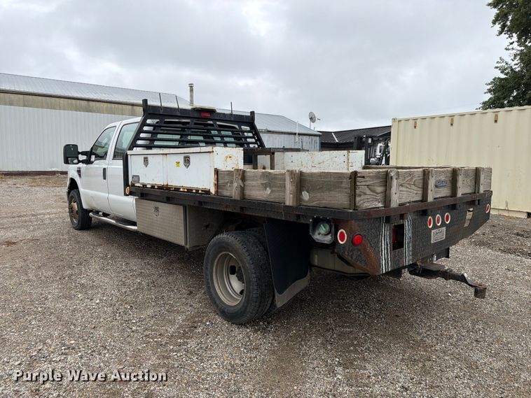 image for item FP3086 2008 Ford F350 Super Duty Crew Cab flatbed pickup truck