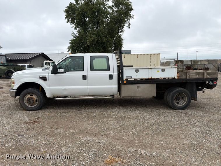 image for item FP3086 2008 Ford F350 Super Duty Crew Cab flatbed pickup truck