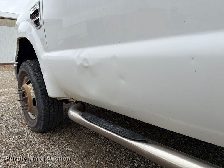 image for item FP3086 2008 Ford F350 Super Duty Crew Cab flatbed pickup truck