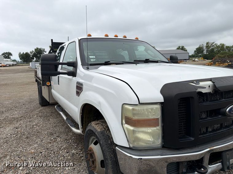 image for item FP3086 2008 Ford F350 Super Duty Crew Cab flatbed pickup truck