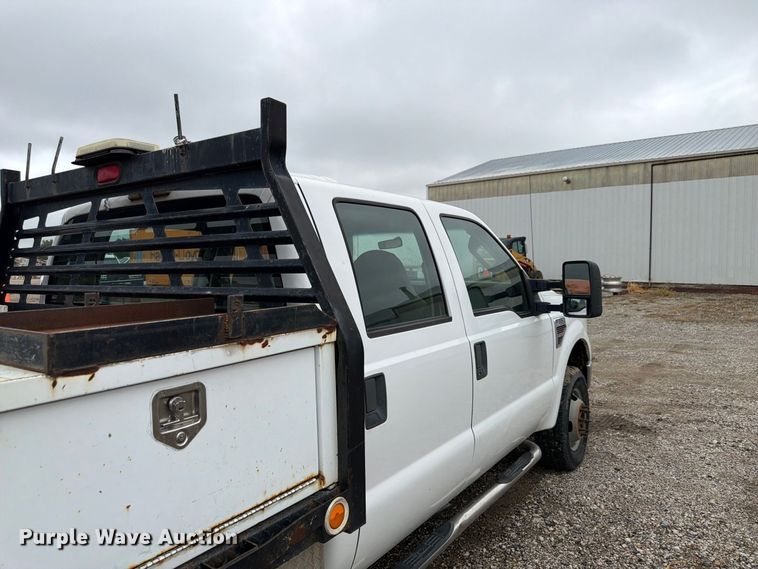 image for item FP3086 2008 Ford F350 Super Duty Crew Cab flatbed pickup truck
