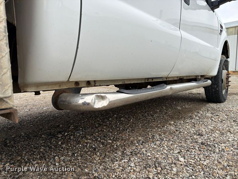 image for item FP3086 2008 Ford F350 Super Duty Crew Cab flatbed pickup truck