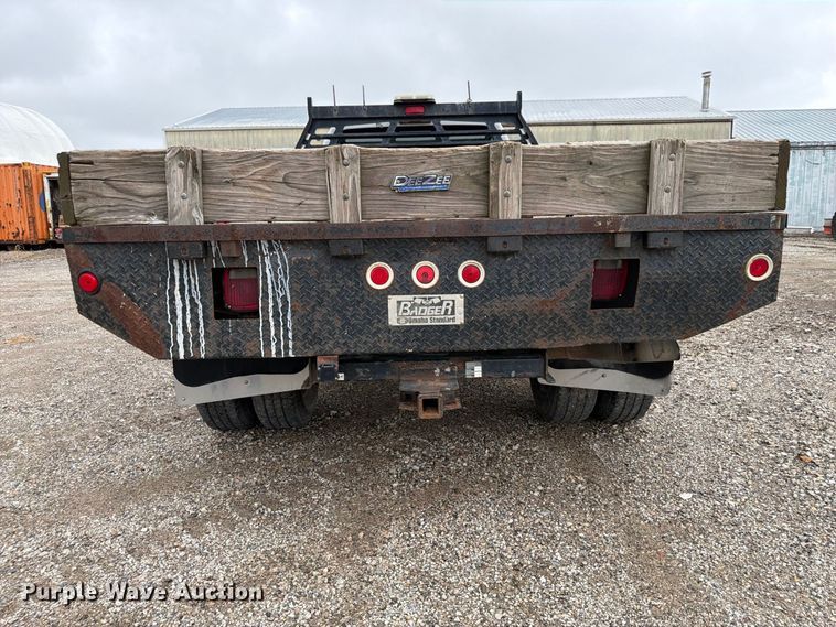 image for item FP3086 2008 Ford F350 Super Duty Crew Cab flatbed pickup truck