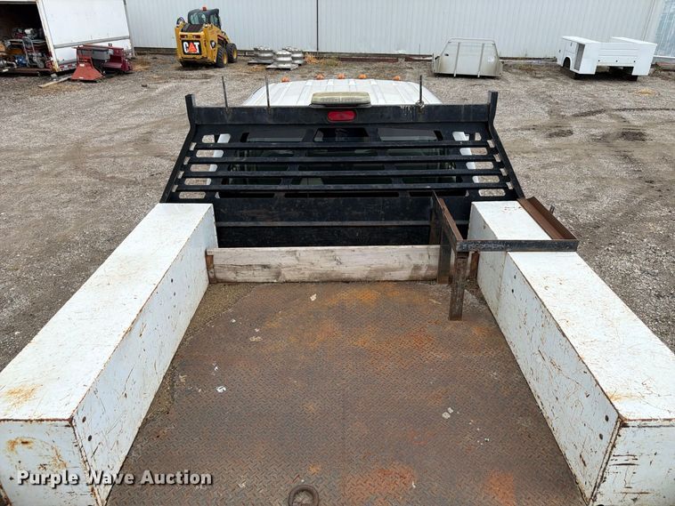 image for item FP3086 2008 Ford F350 Super Duty Crew Cab flatbed pickup truck