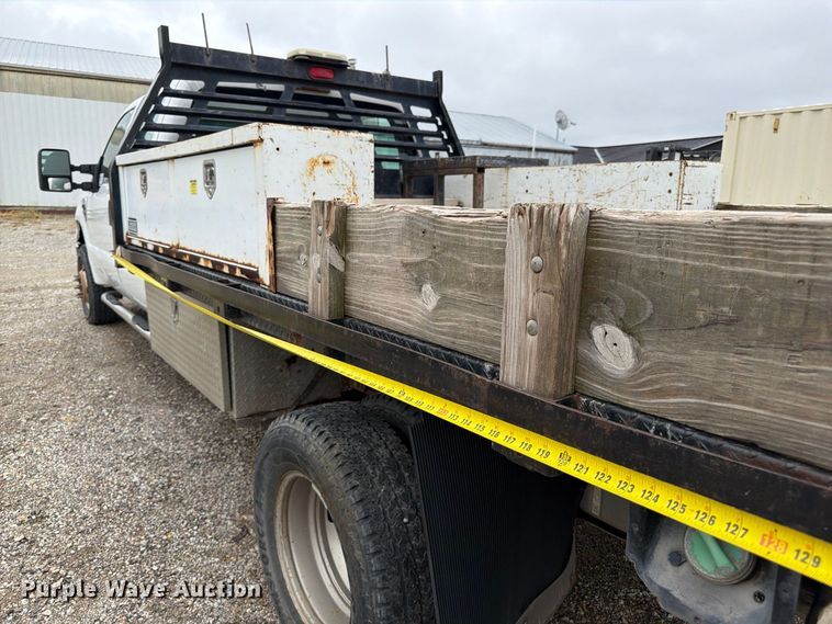image for item FP3086 2008 Ford F350 Super Duty Crew Cab flatbed pickup truck