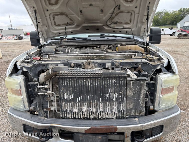 image for item FP3086 2008 Ford F350 Super Duty Crew Cab flatbed pickup truck