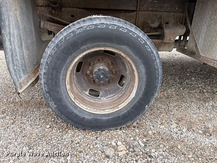 image for item FP3086 2008 Ford F350 Super Duty Crew Cab flatbed pickup truck