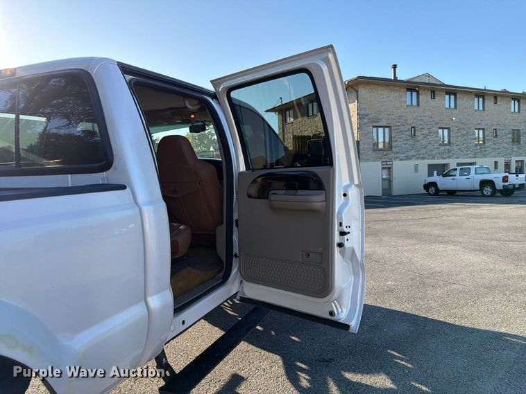 image for item FP3093 2007 Ford F250 Super Duty King Ranch Crew Cab pickup truck