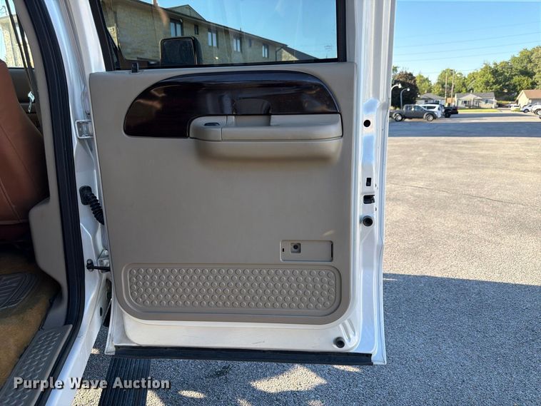image for item FP3093 2007 Ford F250 Super Duty King Ranch Crew Cab pickup truck