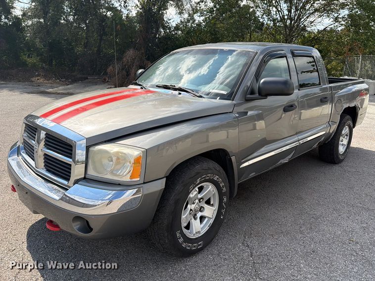 2006 Dodge Dakota Crew Cab pickup truck