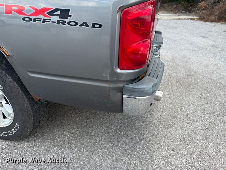 image for item FT3007 2006 Dodge Dakota Crew Cab pickup truck