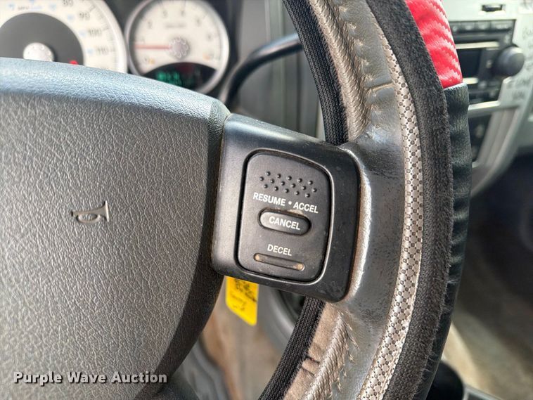 image for item FT3007 2006 Dodge Dakota Crew Cab pickup truck