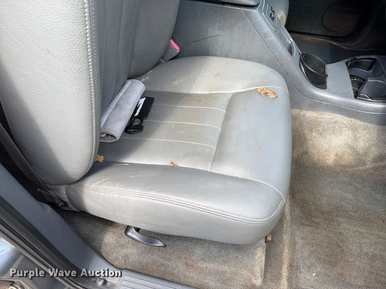 image for item FT3007 2006 Dodge Dakota Crew Cab pickup truck