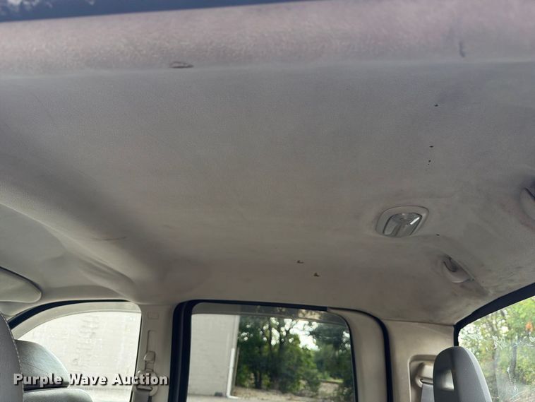 image for item FT3007 2006 Dodge Dakota Crew Cab pickup truck
