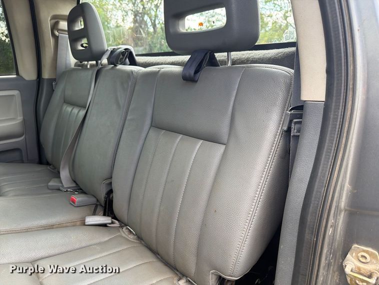 image for item FT3007 2006 Dodge Dakota Crew Cab pickup truck