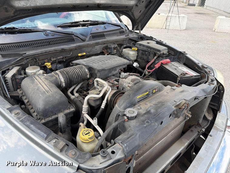 image for item FT3007 2006 Dodge Dakota Crew Cab pickup truck