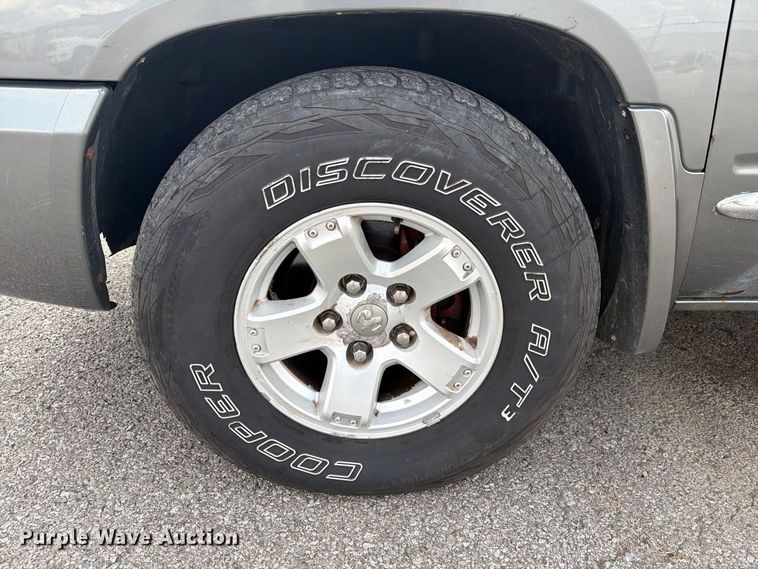 image for item FT3007 2006 Dodge Dakota Crew Cab pickup truck