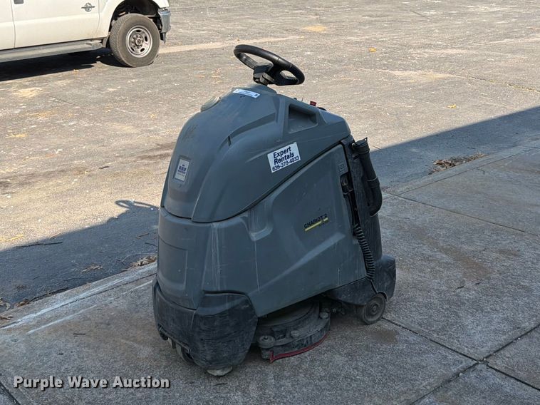 Windsor Chariot 2 iScrub 20X floor scrubber