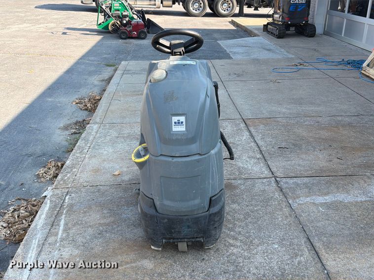 image for item FT6225 Windsor Chariot 2 iScrub 20X floor scrubber