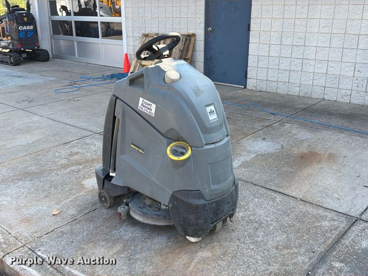 image for item FT6225 Windsor Chariot 2 iScrub 20X floor scrubber