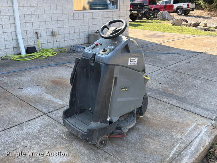 image for item FT6225 Windsor Chariot 2 iScrub 20X floor scrubber