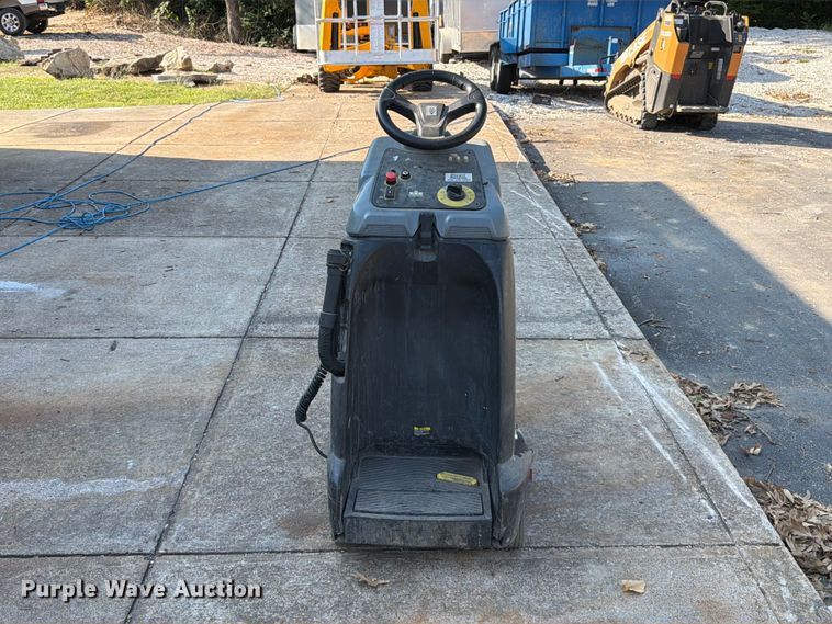 image for item FT6225 Windsor Chariot 2 iScrub 20X floor scrubber