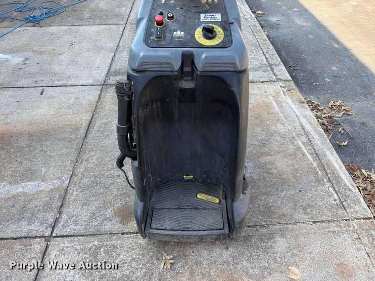 image for item FT6225 Windsor Chariot 2 iScrub 20X floor scrubber