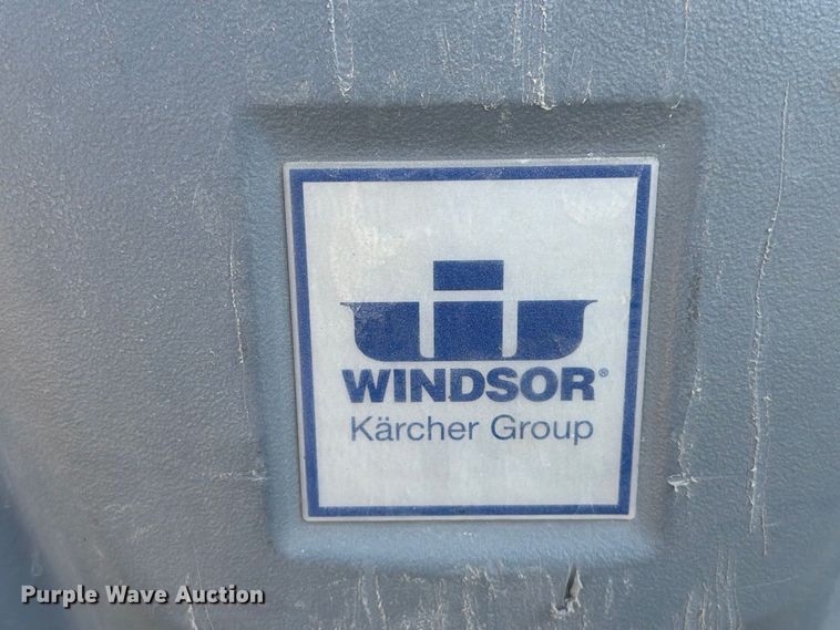 image for item FT6225 Windsor Chariot 2 iScrub 20X floor scrubber