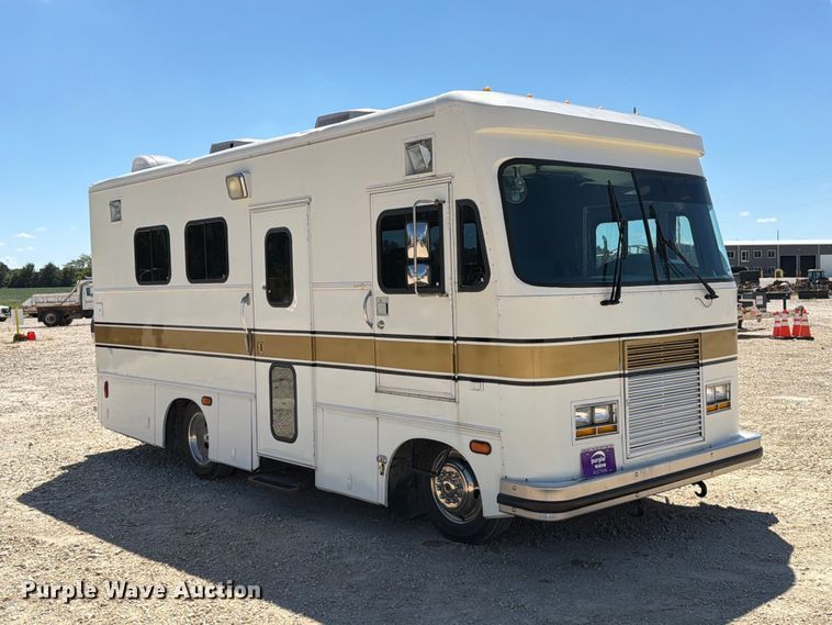 image for item FT6241 1996 Chevrolet Motorhome Chassis party bus