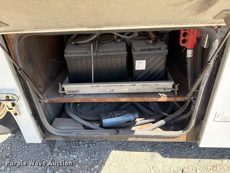 image for item FT6241 1996 Chevrolet Motorhome Chassis party bus