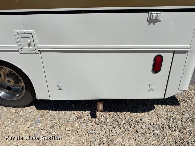 image for item FT6241 1996 Chevrolet Motorhome Chassis party bus