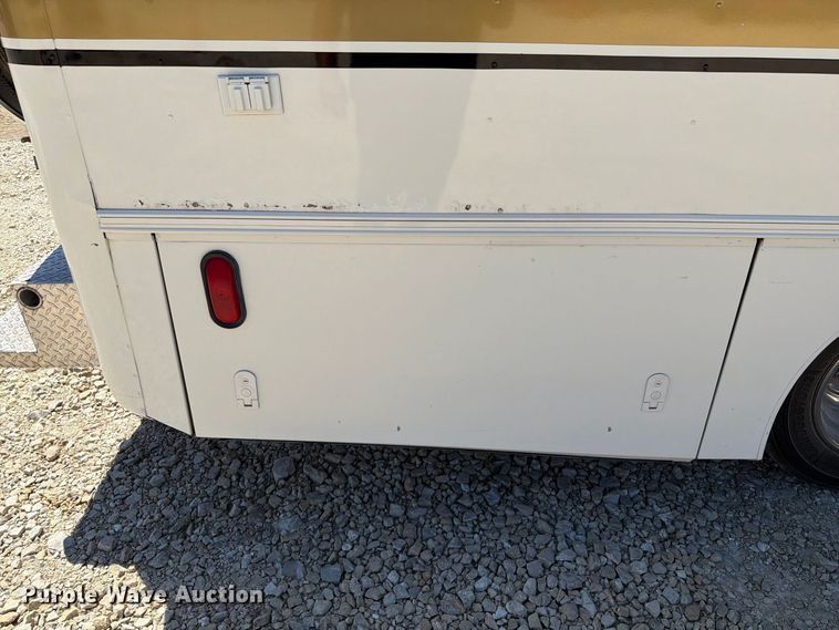 image for item FT6241 1996 Chevrolet Motorhome Chassis party bus