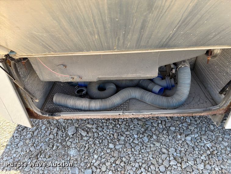 image for item FT6241 1996 Chevrolet Motorhome Chassis party bus