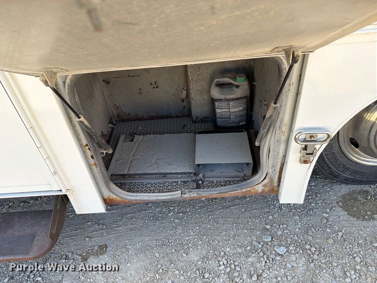 image for item FT6241 1996 Chevrolet Motorhome Chassis party bus
