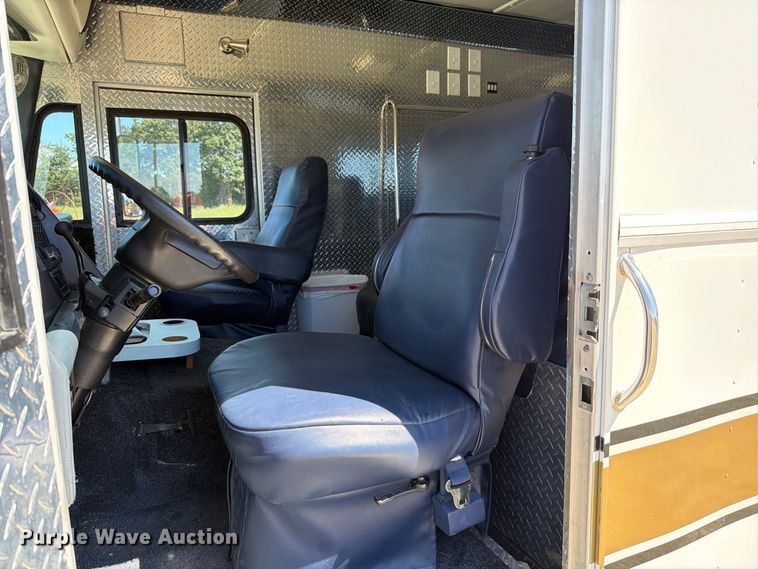 image for item FT6241 1996 Chevrolet Motorhome Chassis party bus