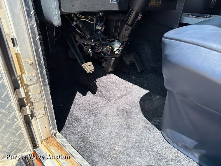 image for item FT6241 1996 Chevrolet Motorhome Chassis party bus