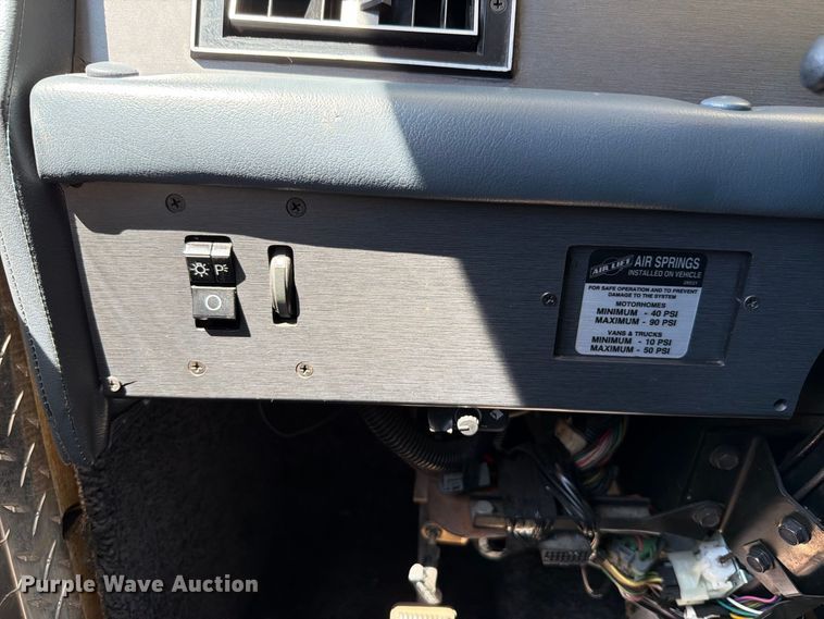 image for item FT6241 1996 Chevrolet Motorhome Chassis party bus