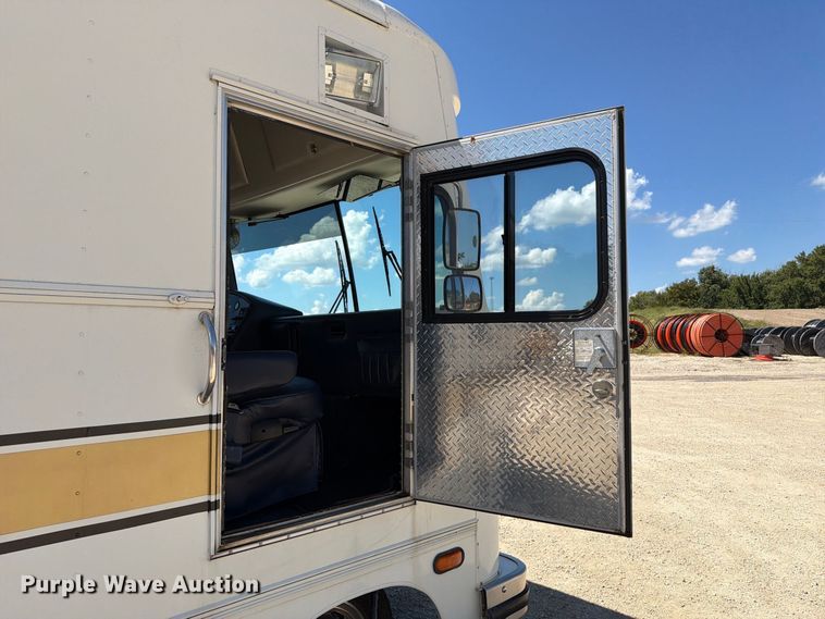 image for item FT6241 1996 Chevrolet Motorhome Chassis party bus