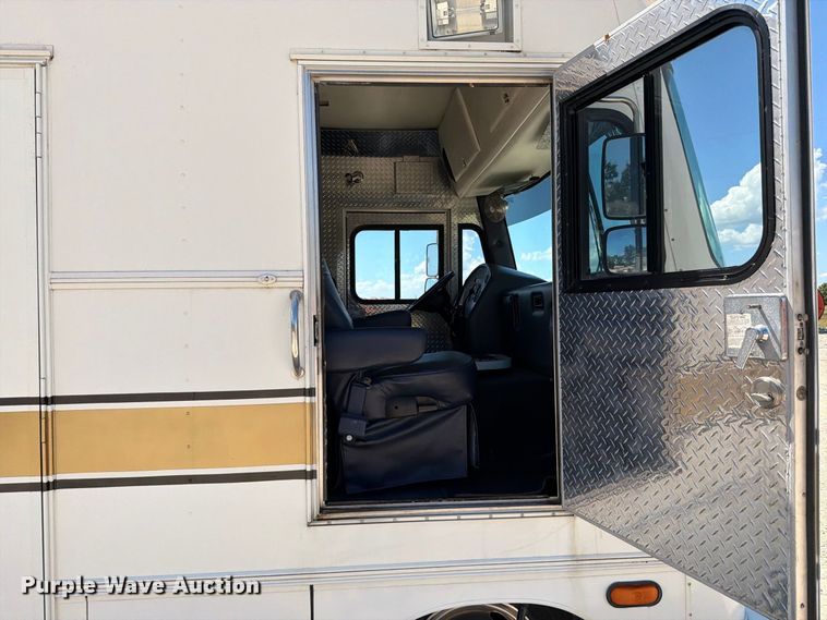 image for item FT6241 1996 Chevrolet Motorhome Chassis party bus