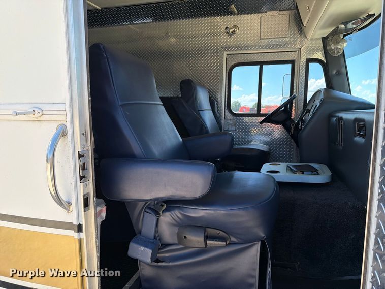 image for item FT6241 1996 Chevrolet Motorhome Chassis party bus