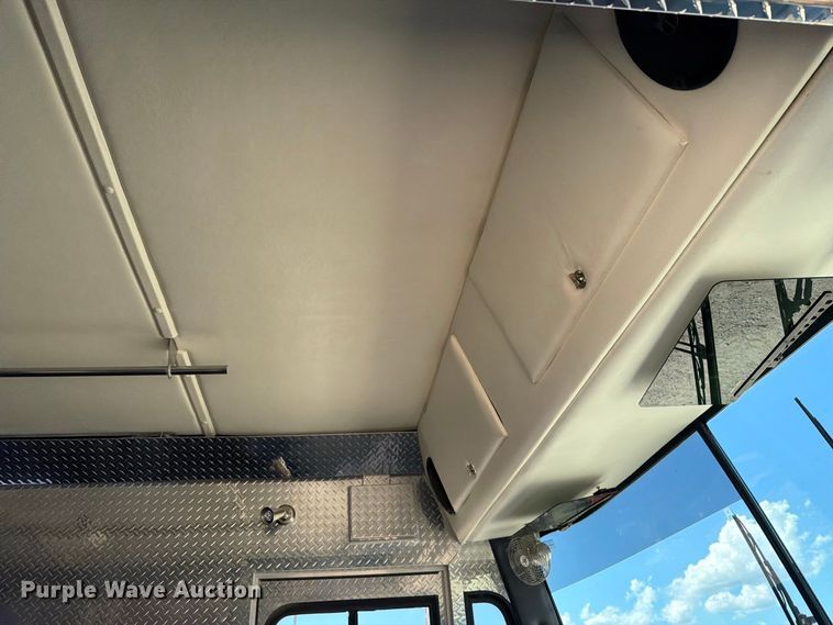image for item FT6241 1996 Chevrolet Motorhome Chassis party bus