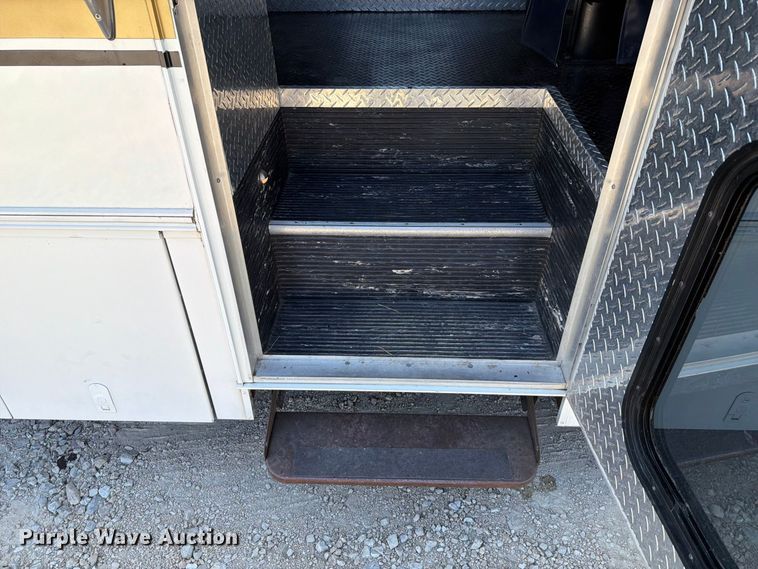 image for item FT6241 1996 Chevrolet Motorhome Chassis party bus
