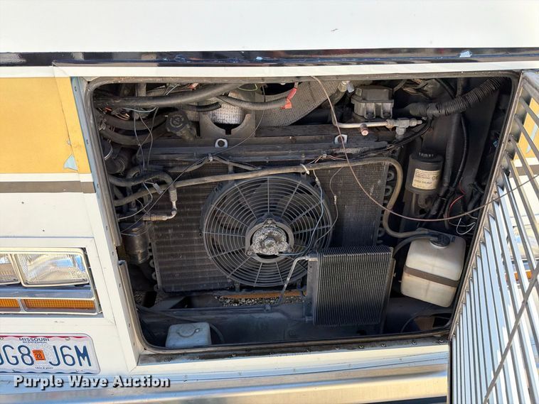 image for item FT6241 1996 Chevrolet Motorhome Chassis party bus