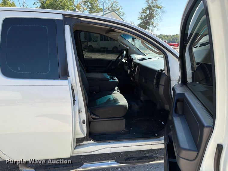 image for item FT6253 2008 Nissan Titan Ext. Cab pickup truck