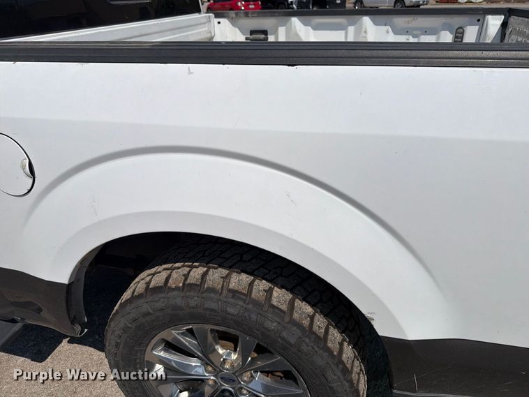 image for item FT6279 2017 Ford F150  XLT Crew Cab pickup truck