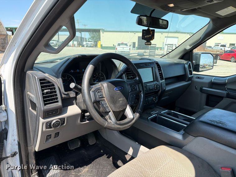image for item FT6279 2017 Ford F150  XLT Crew Cab pickup truck