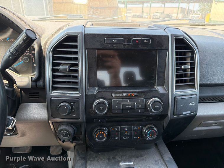 image for item FT6279 2017 Ford F150  XLT Crew Cab pickup truck